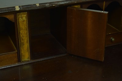 Lot 537 - Reproduction mahogany bureau