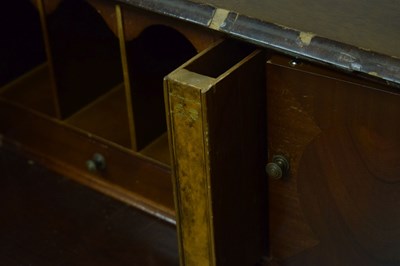 Lot 537 - Reproduction mahogany bureau