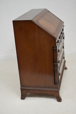 Lot 537 - Reproduction mahogany bureau