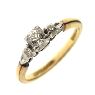 Lot 12 - Diamond single stone 18ct yellow gold and platinum ring