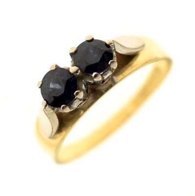 Lot 17 - Sapphire two-stone 18ct gold ring