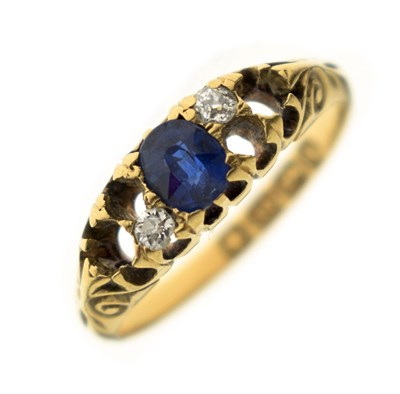Lot 18 - Late Victorian sapphire and diamond boat head 18ct gold ring (af)