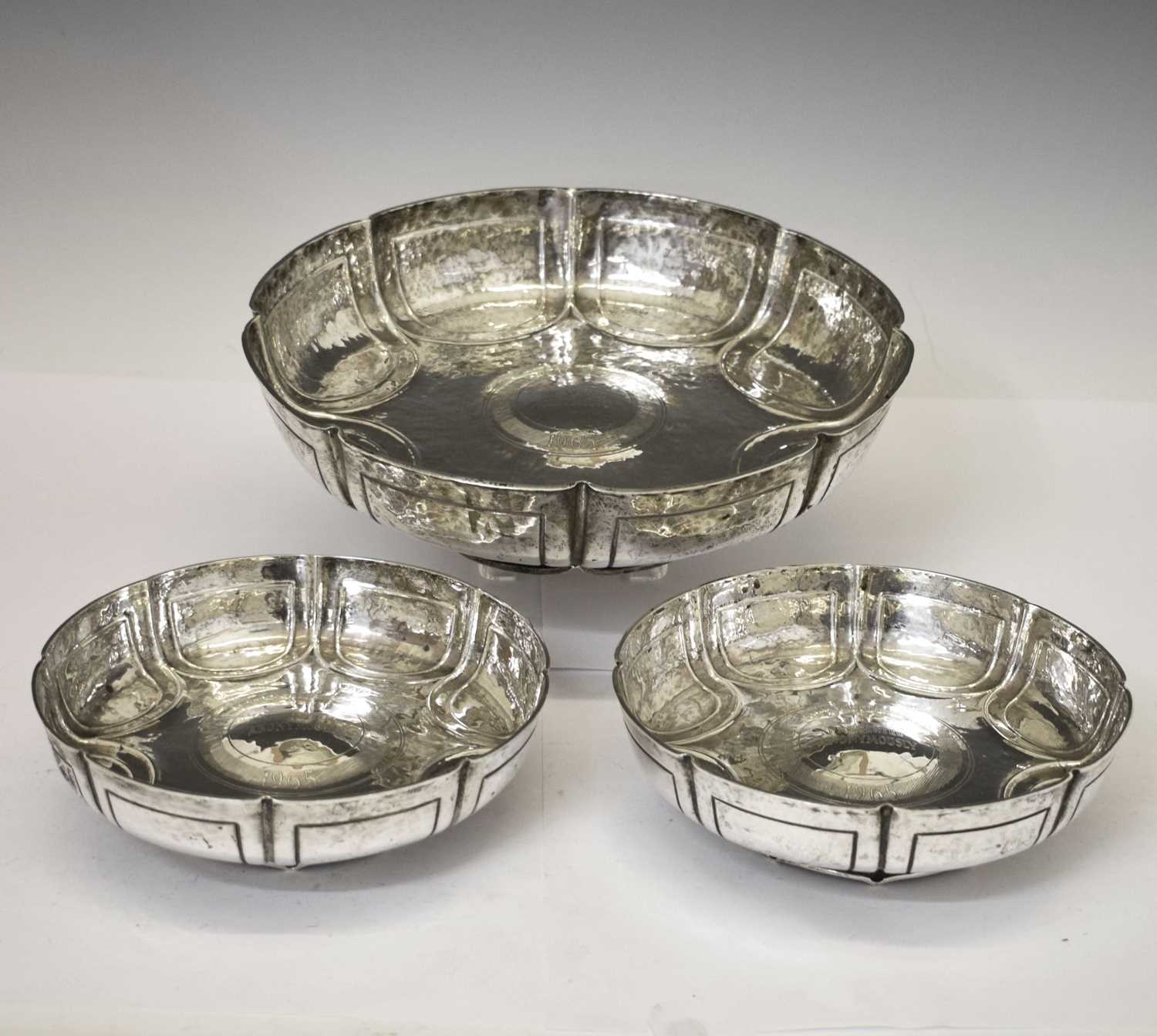 Lot 95 - Suite of three Edward VII silver pedestal bowls