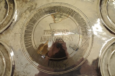 Lot 95 - Suite of three Edward VII silver pedestal bowls