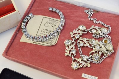 Lot 102 - Collection of costume jewellery
