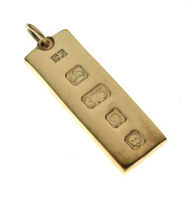 Lot 62 - 9ct gold ingot