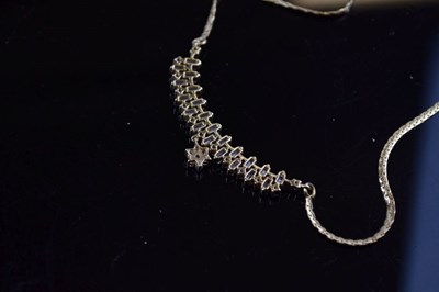 Lot 52 - Diamond necklace