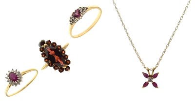 Lot 27 - Three assorted 9ct gold dress rings and a pendant (4)