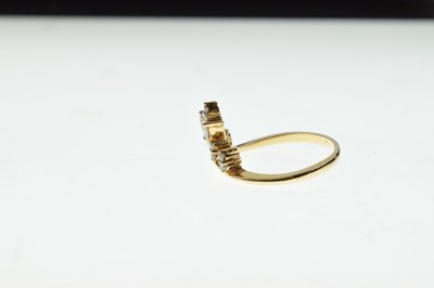 Lot 12 - Diamond dress ring