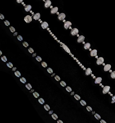 Lot 65 - Strand of Coleman Douglas grey freshwater pearls, etc (2)