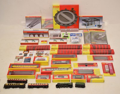 Lot 280 - Hornby - Collection of boxed 00 gauge railway trainset rolling stock, carriage and wagons