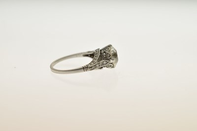 Lot 3 - Diamond solitaire platinum ring