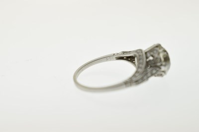 Lot 3 - Diamond solitaire platinum ring