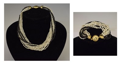 Lot Freshwater pearl yellow metal necklace and matching bracelet set