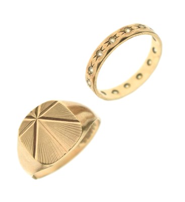 Lot 37 - 9ct gold signet ring and a yellow metal eternity ring
