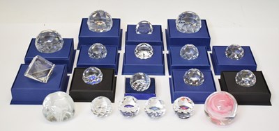 Lot 291 - Assorted Swarovski and other paperweights
