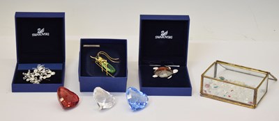 Lot 292 - Swarovski - A chrysolite grasshopper gold plated silver pin brooch, etc