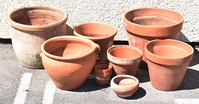 Lot 554 - Quantity of various sized terracotta garden flower pots and planters