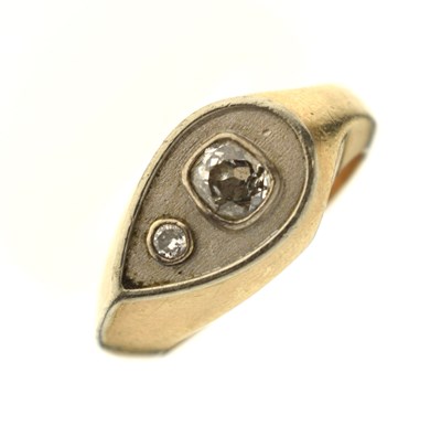 Lot 14 - Contemporary diamond two-stone 14ct gold ring
