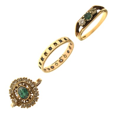 Lot 30 - Three stone set dress rings