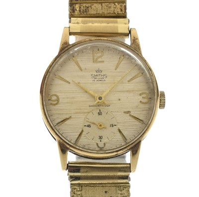 Lot 116 - Smiths De Luxe - 1960s 9ct gold cased bracelet watch
