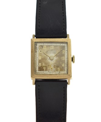 Lot 117 - Vertex - 1940s 9ct gold cased wristwatch