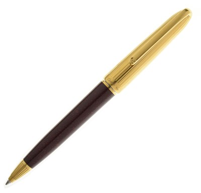 Lot 210 - Cartier - Pasha De Cartier burgundy and gold plated ballpoint pen