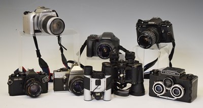 Lot 252 - Collection of cameras