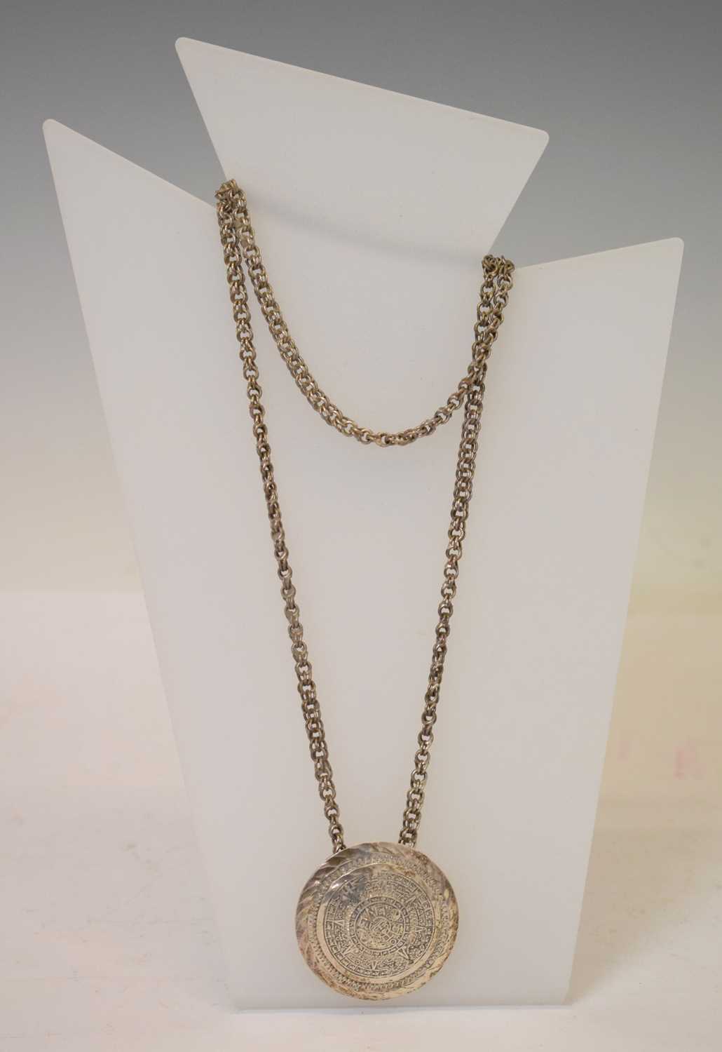 Lot 81 - Mexico white metal 'Aztec sun stone' pendant brooch