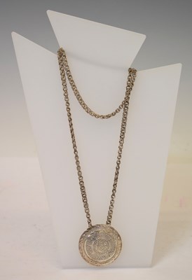Lot 81 - Mexico white metal 'Aztec sun stone' pendant brooch
