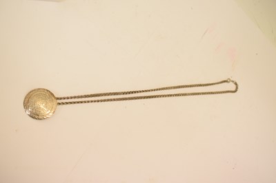 Lot 81 - Mexico white metal 'Aztec sun stone' pendant brooch