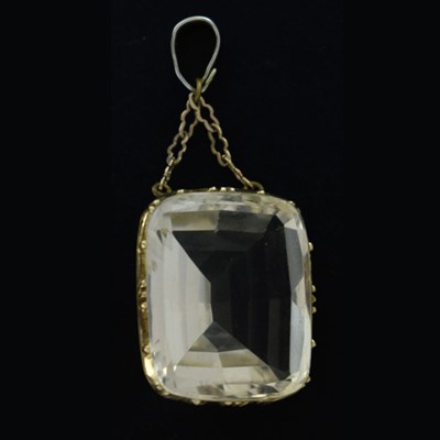 Lot 60 - Pale yellow stone pendant, possibly topaz