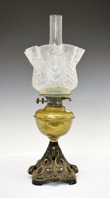 Lot 556 - Victorian oil lamp