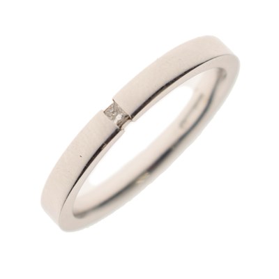 Lot 35 - 18ct white gold diamond set wedding band