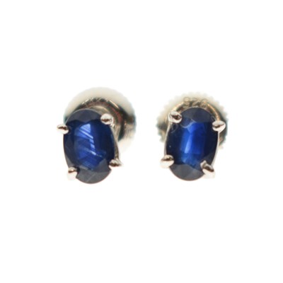 Lot 136 - Pair of sapphire white metal earstuds