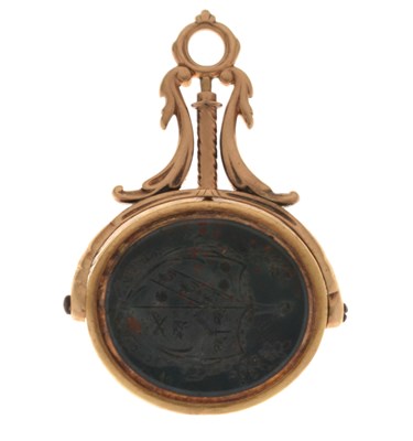 Lot 41 - Late Georgian unmarked yellow metal and bloodstone swivel fob seal