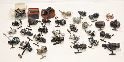 Lot 337 - A collection of spinning fishing reels