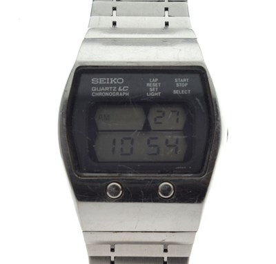 Lot 217 - Seiko - Quartz LC Chronograph stainless steel bracelet watch, ref. 0634-5009