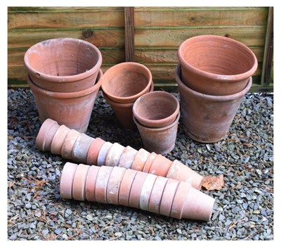 Lot 717 - Quantity of small terracotta flower pots