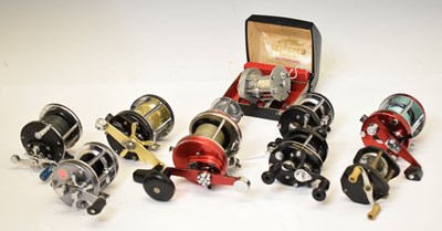 Lot 332 - A collection of baitcasting fishing reels