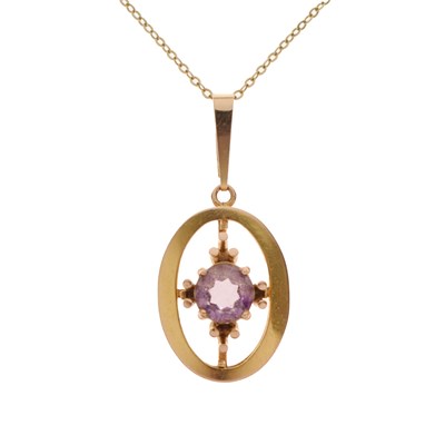 Lot 79 - Modernist amethyst 9ct gold oval pendant