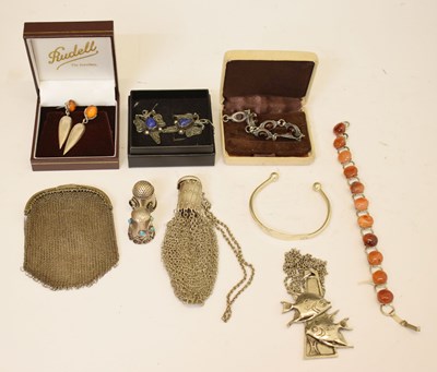 Lot 163 - Small group of assorted silver, white metal and other jewellery