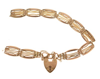 Lot 126 - 9ct gold gate link bracelet