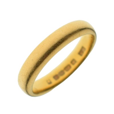 Lot 69 - 22ct gold wedding band