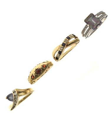 Lot 29 - Four gem-set dress rings