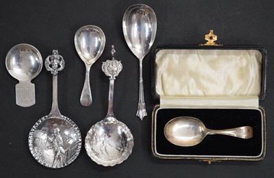Lot 209 - Quantity of silver flatware to include two Dutch silver spoons, etc