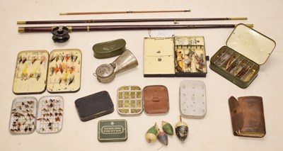 Lot 346 - Collection of vintage fly fishing tackle, etc