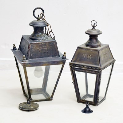 Lot 292 - Two reproduction hanging lamps