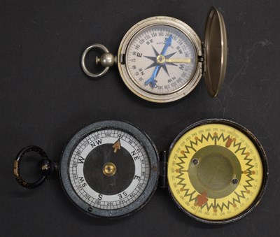 Lot 386 - American Second World War period Wittnauer compass