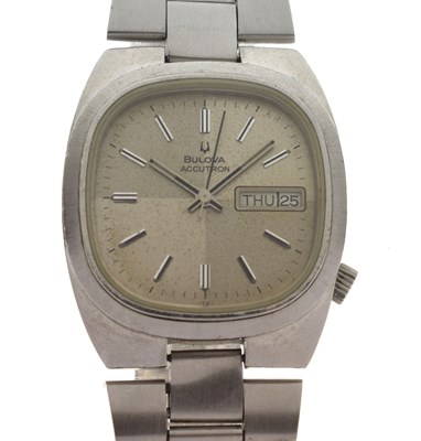 Lot 168 - Bulova - Accutron stainless steel bracelet watch